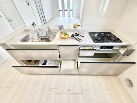 �L�b�`�� 1����  ���Ƒ����J��[�߂�A������̂���L�b�`��