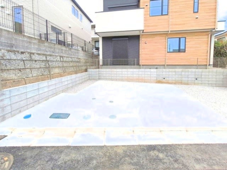  �O��