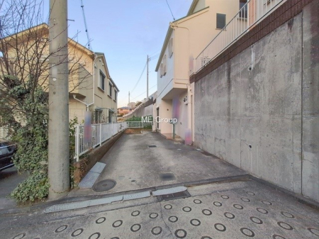  �O��