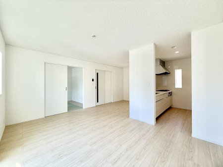 ���r���O 2����  �����C�ɓ���̏ꏊ�ŁA�̂�т�Ƃ������Ԃ�