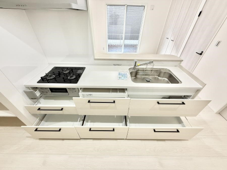 �L�b�`�� 4����  ���Ƒ����J��[�߂�A������̂���L�b�`��
