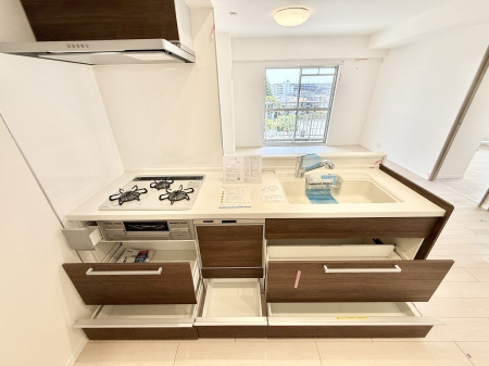 �L�b�`�� �������Ƒ����J��[�߂�A������̂���L�b�`��