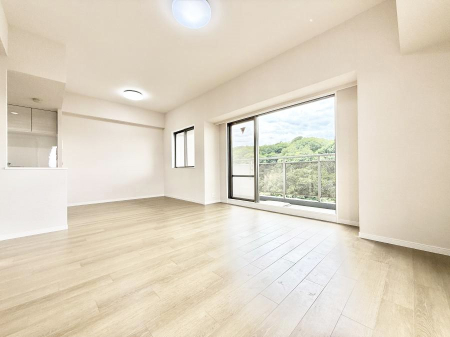 ���r���O ���������났�ƏΊ炪�W�܂�A�S���܂郊�r���O