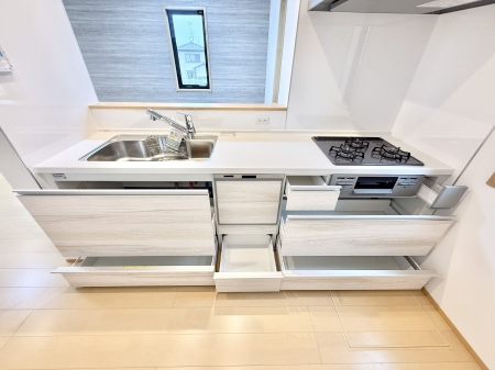 �L�b�`�� 2����  ���Ƒ����J��[�߂�A������̂���L�b�`��