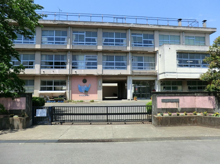 ���ӊ� ���w�Z 300m ���ˎs���铇���w�Z