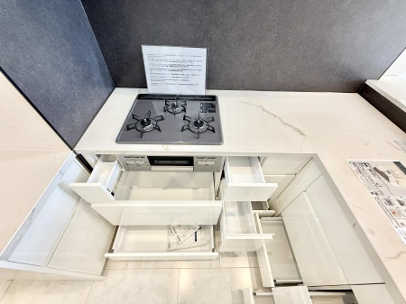 �L�b�`�� �������Ƒ����J��[�߂�A������̂���L�b�`��