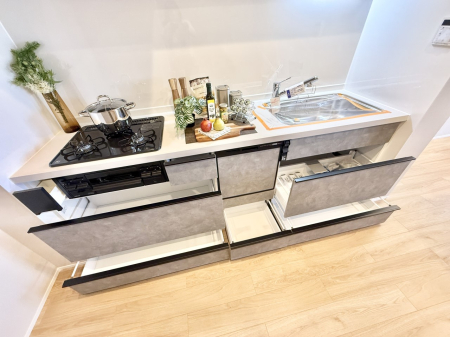 �L�b�`�� �������Ƒ����J��[�߂�A������̂���L�b�`��
