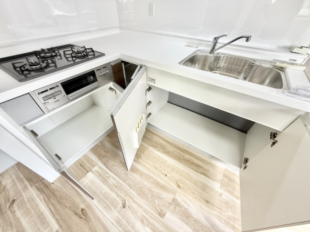 �L�b�`�� �������Ƒ����J��[�߂�A������̂���L�b�`��