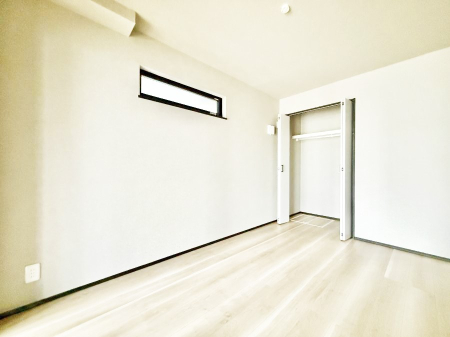 �q������ D��  ���v���C�x�[�g��ԂƂ��ĐÂ��ŗ�������������񋟂��Ă���܂�