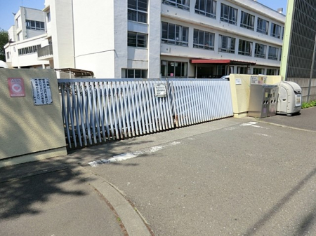 ���ӊ� ���w�Z 400m �����s��������񏬊w�Z
