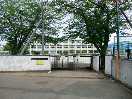 ���ӊ� ���w�Z 450m �������R�s����O���w�Z