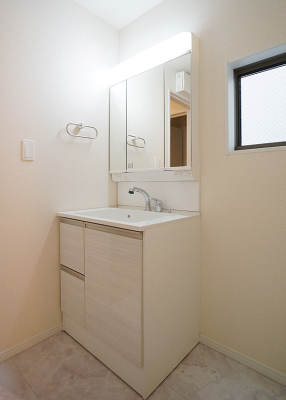 ʑEʏ 邢ʏ͖̎yłႢł