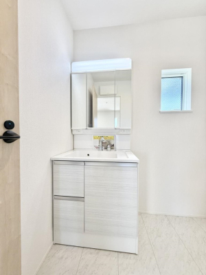 ʑEʏ 邢ʏ͖̎yłႢł