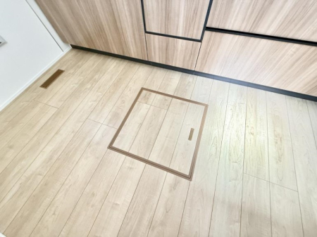 ̑ ݔBꂽ[Xy[XŉƑŜXbL