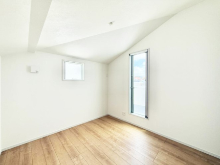 �Q�� ���������̔z�u��ʋC���̗ǂ��݌v�ŕ����̋�C�������炸�A��ɐV�N�ȋ�C������܂�