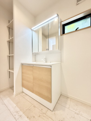 ʑEʏ 邢ʏ͖̎yłႢł