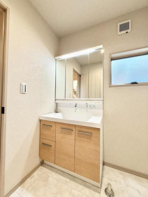 ʑEʏ 邢ʏ͖̎yłႢł