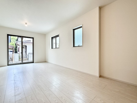 rO 났ƏΊ炪W܂AS܂郊rO