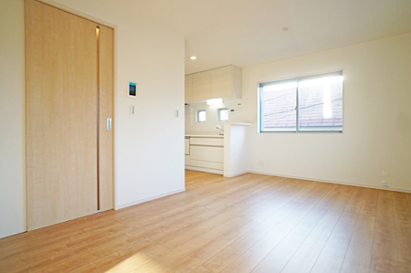 rO ƑRƏW܂AyԂ߂郊rO