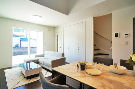 ���r���O �����������������Ɠ��ʂɂ���A�e���̋��