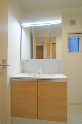 ʑEʏ Ƒ݂Ȃg₷zuł