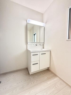 ʑEʏ 邢ʏ͖̎yłႢł