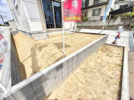 ���̑� �O�ρ��~�n���ɂ�Ƃ肠��΂̃X�y�[�X������A���₩�ȕ��͋C�ł�